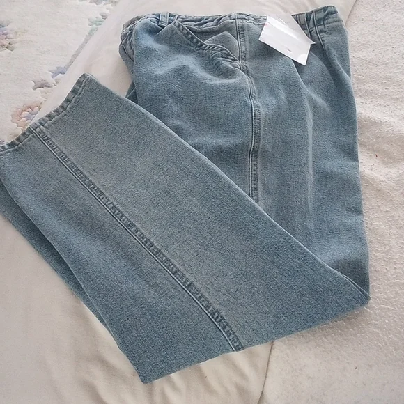 Women's Liz Claiborne jeans, NWT - Picture 3 of 4